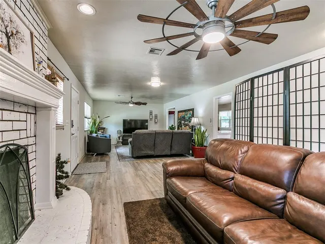 Photo 6 — 805 E Lea Terrace, Mustang, OK 73064