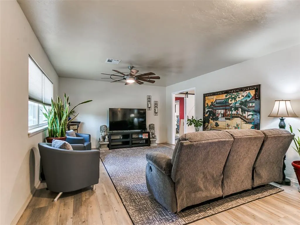 Photo 8 — 805 E Lea Terrace, Mustang, OK 73064