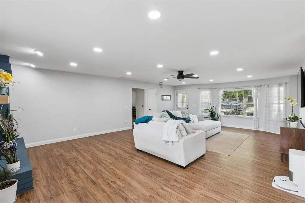 Photo 6 — 6904 Saint Mary's Place, Oklahoma City, OK 73132
