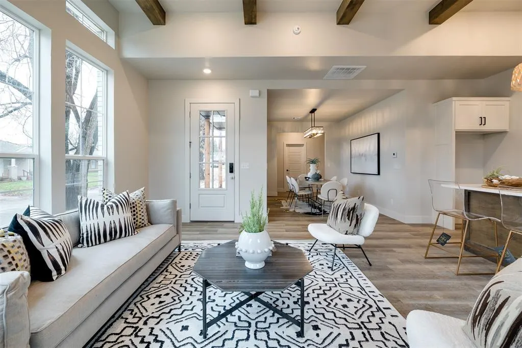 Photo 9 — 1705 NW 11th Street, Oklahoma City, OK 73106