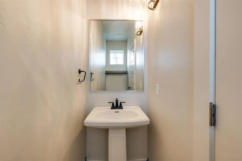Photo 27 — 1705 NW 11th Street, Oklahoma City, OK 73106