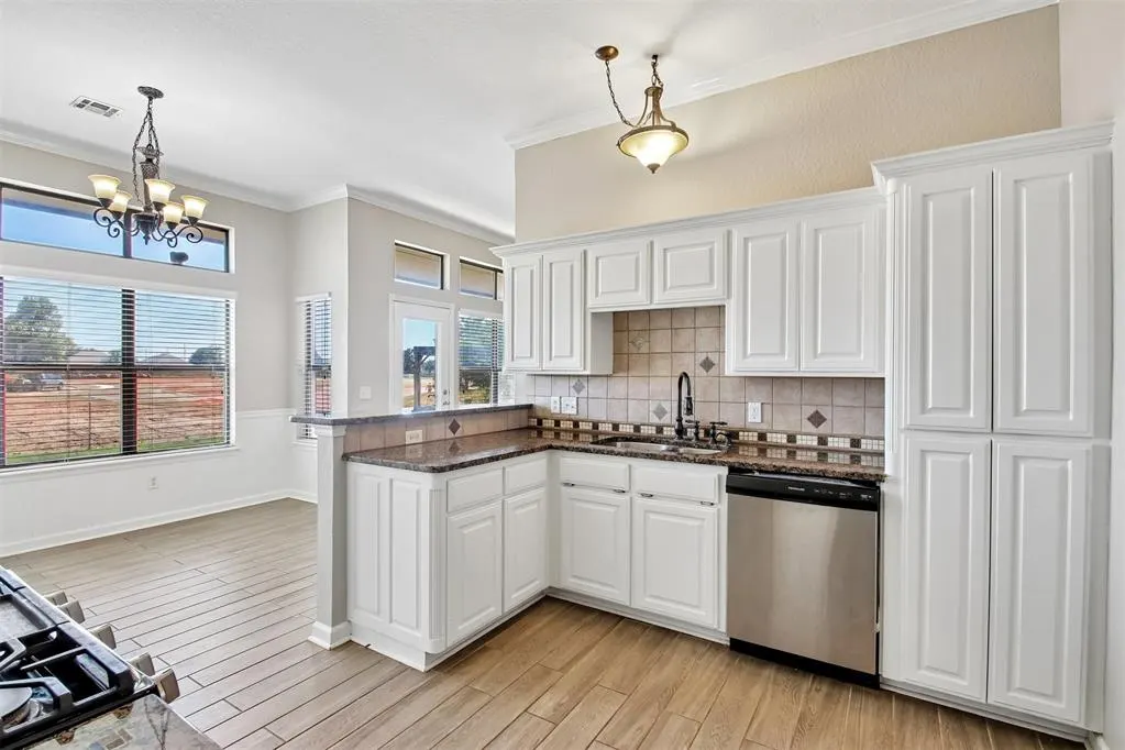 Photo 13 — 316 SE 33rd Street, Moore, OK 73160