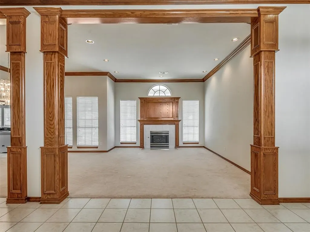 Photo 4 — 10917 Fountain Boulevard, Oklahoma City, OK 73170