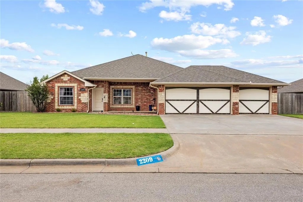 Front exterior — 2209 Stratta Drive, Weatherford, OK 73096