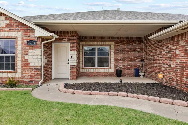Photo 2 — 2209 Stratta Drive, Weatherford, OK 73096