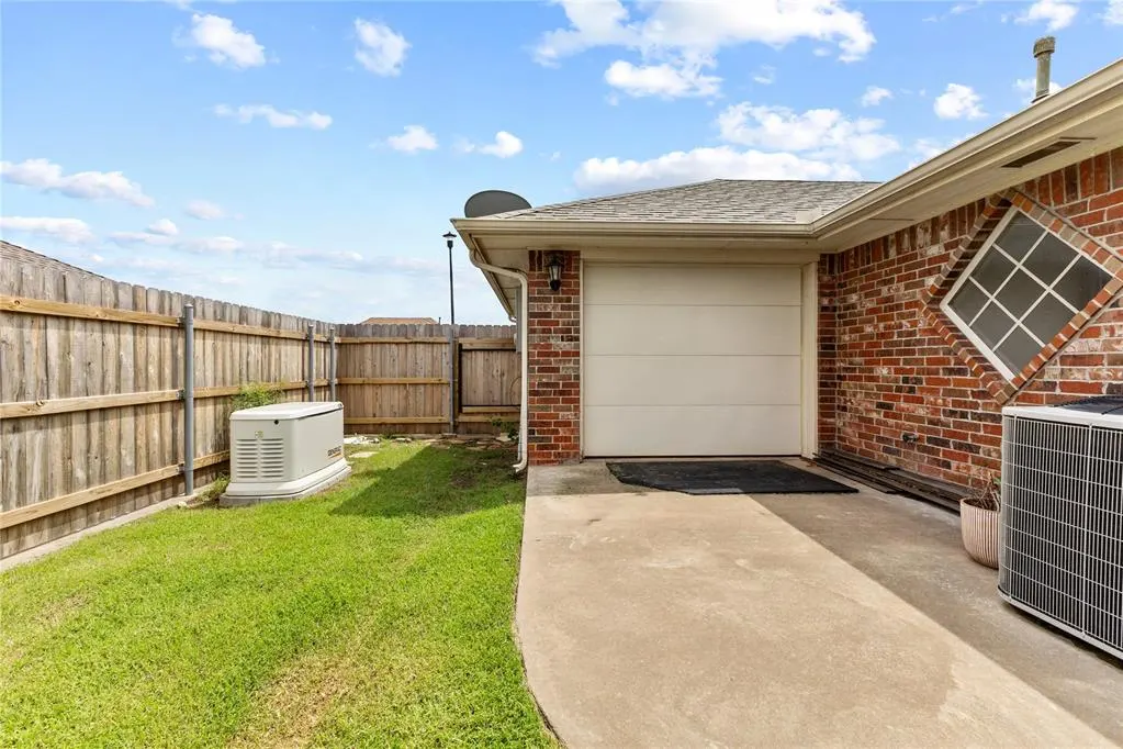 Photo 34 — 2209 Stratta Drive, Weatherford, OK 73096