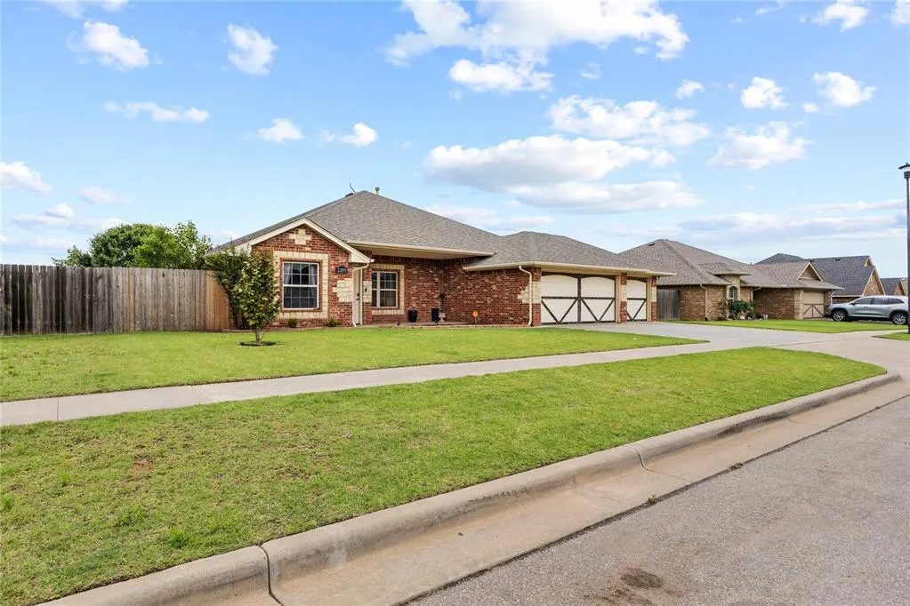 Photo 35 — 2209 Stratta Drive, Weatherford, OK 73096