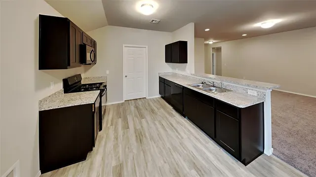 Photo 5 — 5312 Mac Road, Tuttle, OK 73089
