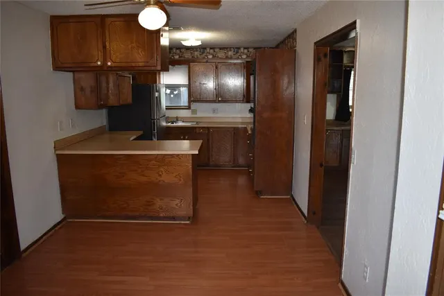 Photo 2 — 428 S 8th Street, Yukon, OK 73099