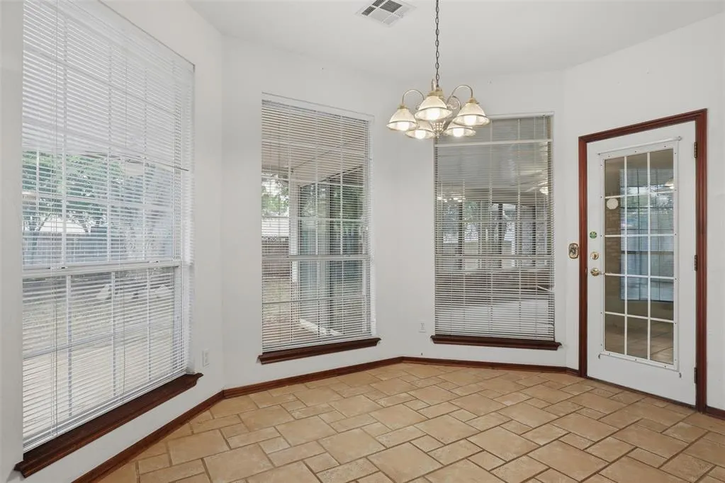 Photo 19 — 2608 Kingsley Lane, Oklahoma City, OK 73128