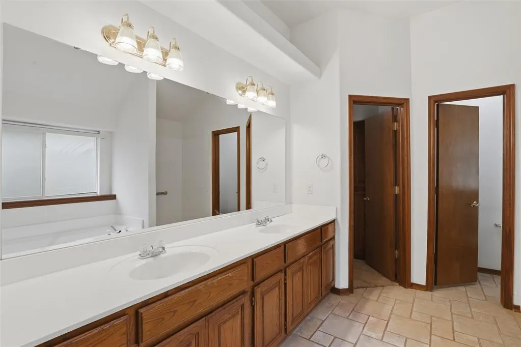 Photo 23 — 2608 Kingsley Lane, Oklahoma City, OK 73128