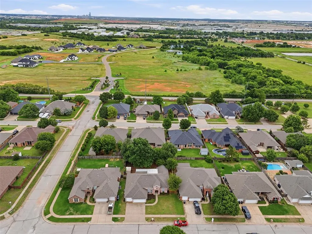 Photo 41 — 2608 Kingsley Lane, Oklahoma City, OK 73128