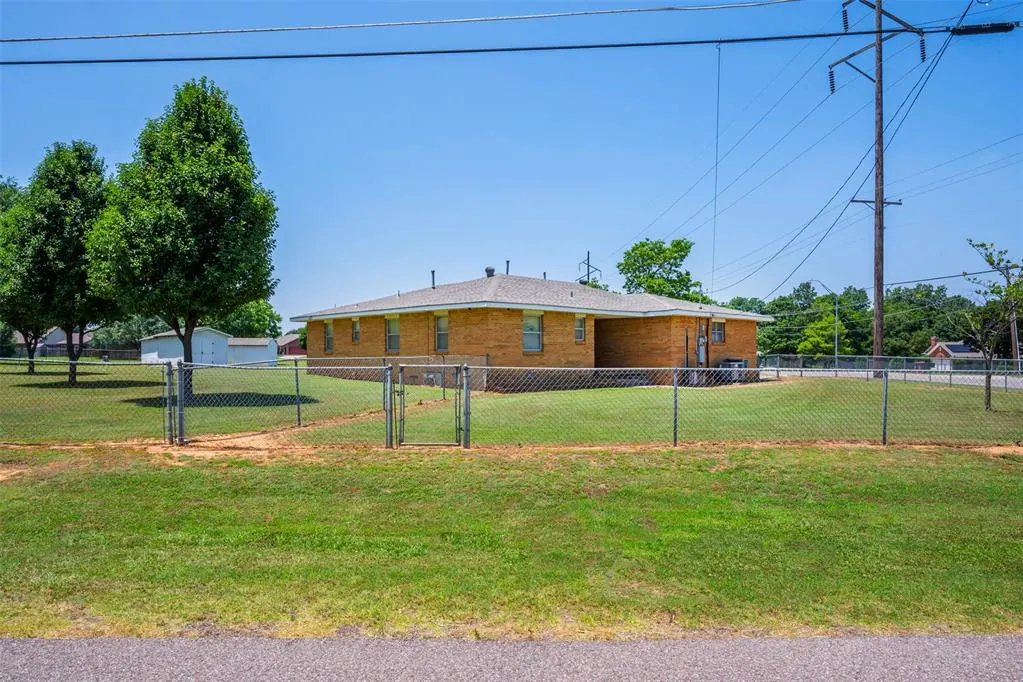 Photo 2 — 1601 S Webster Drive, Oklahoma City, OK 73130