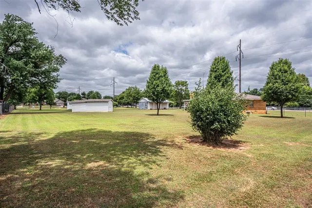 Photo 8 — 1601 S Webster Drive, Oklahoma City, OK 73130