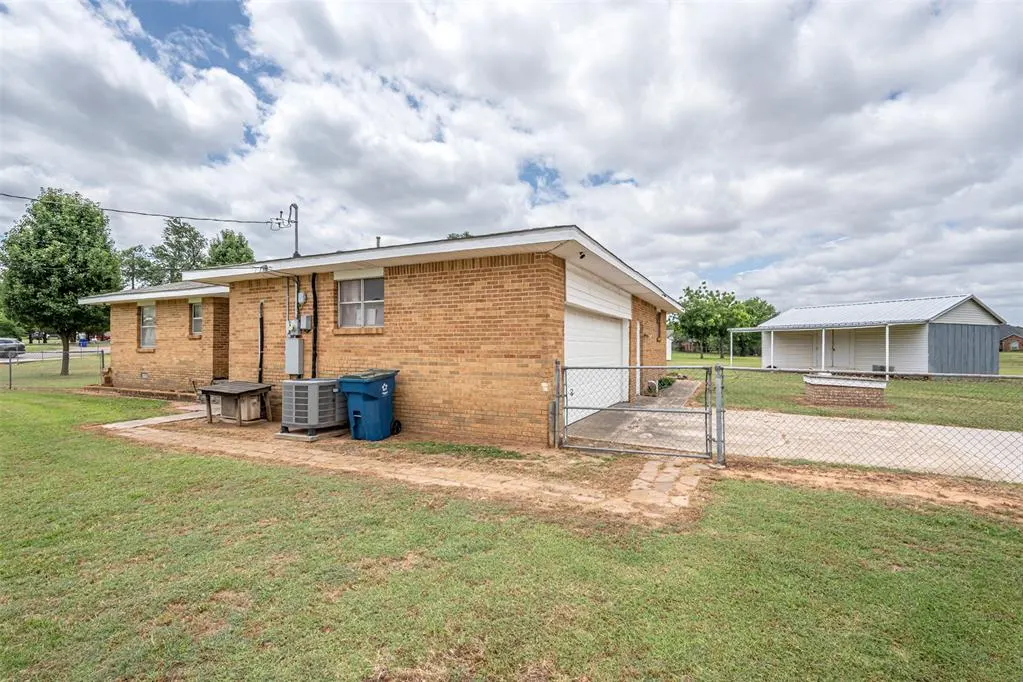 Photo 11 — 1601 S Webster Drive, Oklahoma City, OK 73130