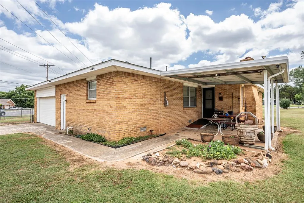 Photo 16 — 1601 S Webster Drive, Oklahoma City, OK 73130
