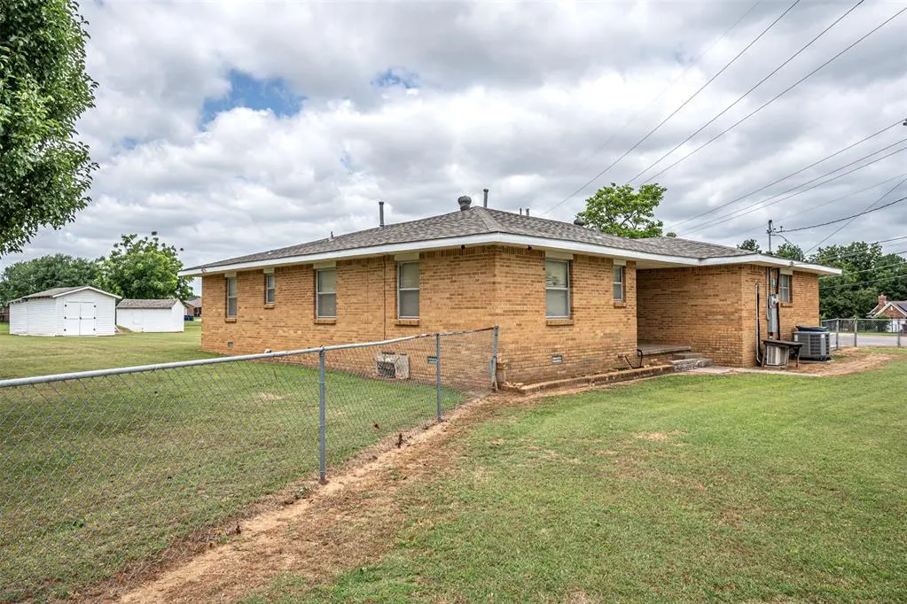 Photo 18 — 1601 S Webster Drive, Oklahoma City, OK 73130