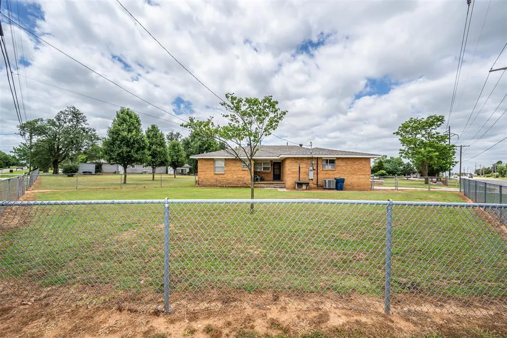 Photo 19 — 1601 S Webster Drive, Oklahoma City, OK 73130