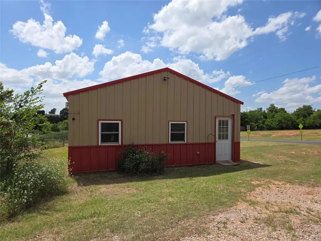Photo 7 — 1102 County Street 2964 Street, Blanchard, OK 73010
