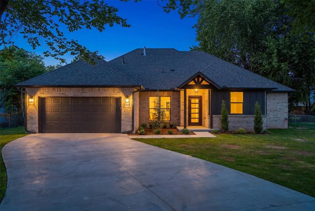 Photo 2 — 267 NW 10th Street, Newcastle, OK 73065