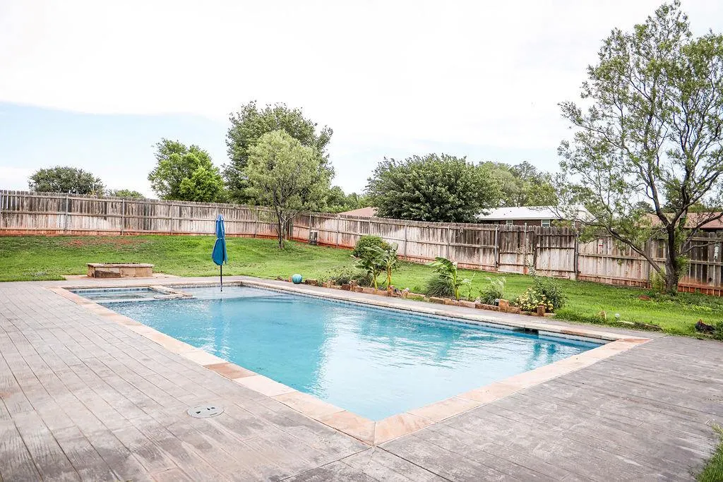 Photo 5 — 6 S Covey Street, Sayre, OK 73662