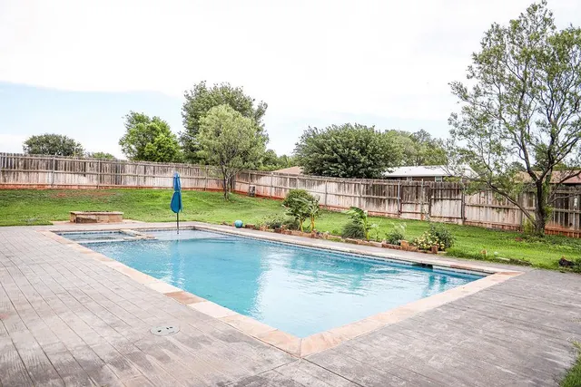 Photo 5 — 6 S Covey Street, Sayre, OK 73662