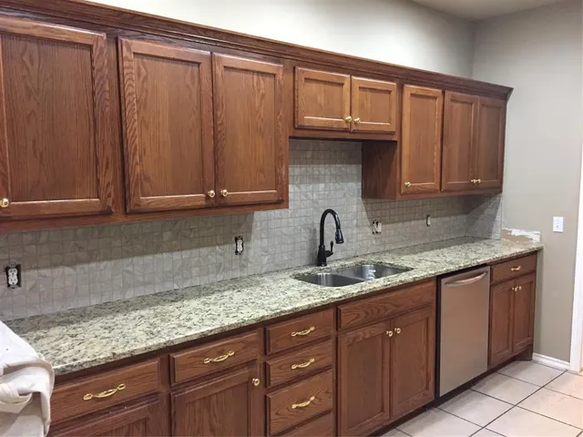 Photo 5 — 400 N Willowood Drive 400 and 402, Yukon, OK 73099