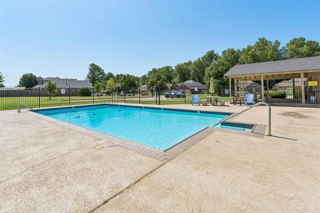 Photo 15 — 400 N Willowood Drive 400 and 402, Yukon, OK 73099