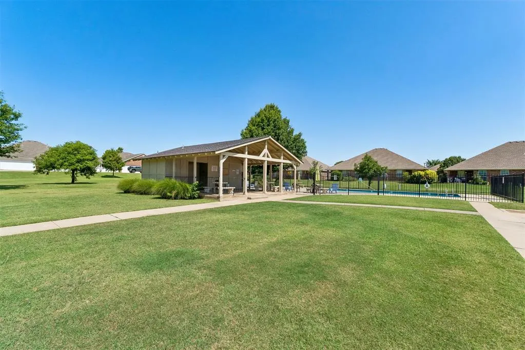 Photo 16 — 400 N Willowood Drive 400 and 402, Yukon, OK 73099