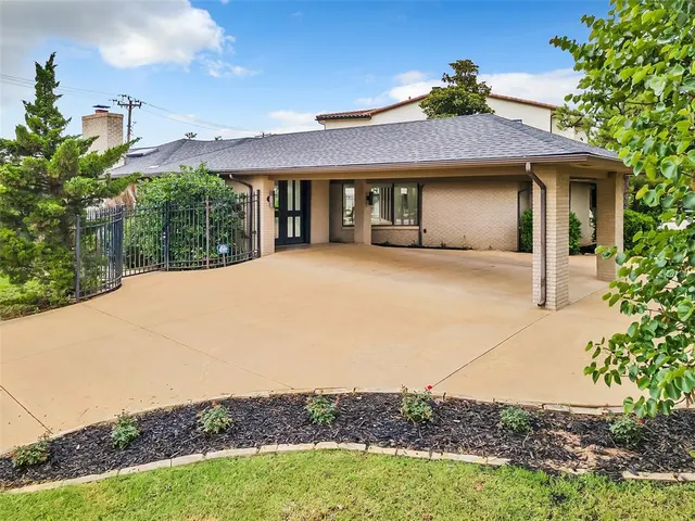 Photo 2 — 6601 Avondale Drive, Nichols Hills, OK 73116