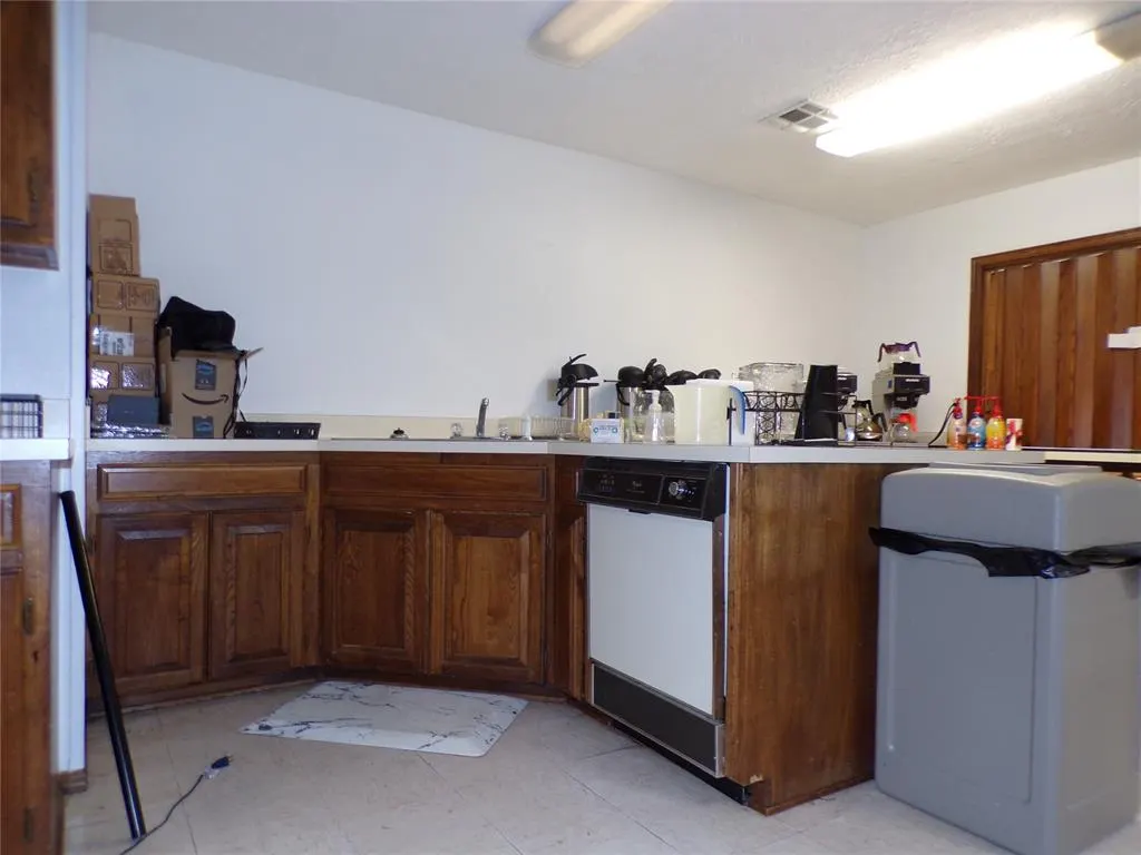 Photo 23 — 506 E 6th Street, Hydro, OK 73048