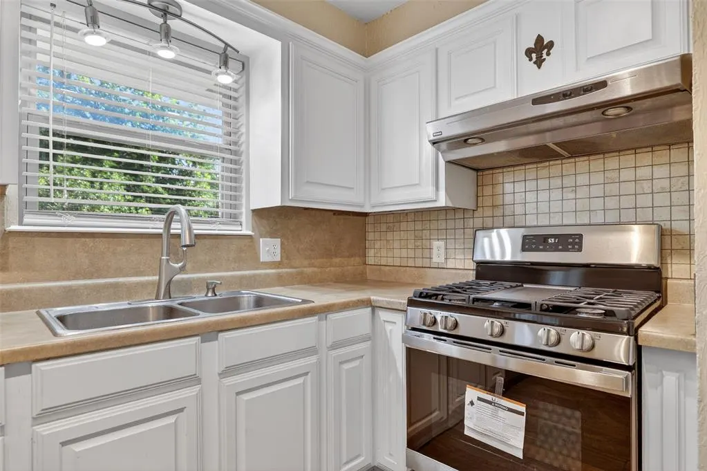 Photo 15 — 128 SW 12th Street, Moore, OK 73160