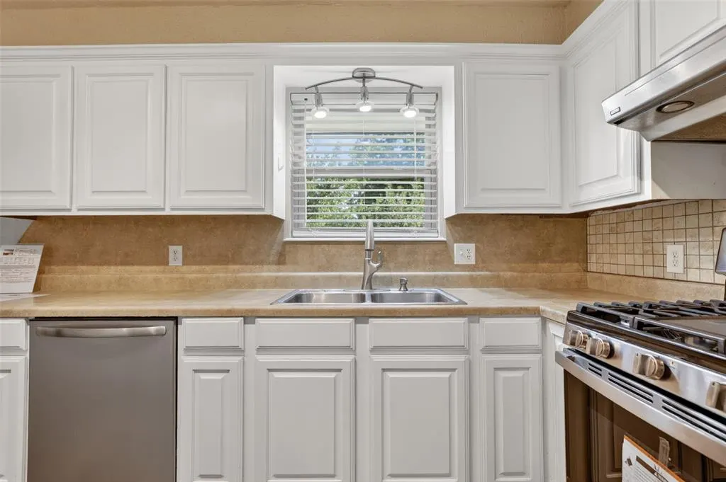 Photo 19 — 128 SW 12th Street, Moore, OK 73160
