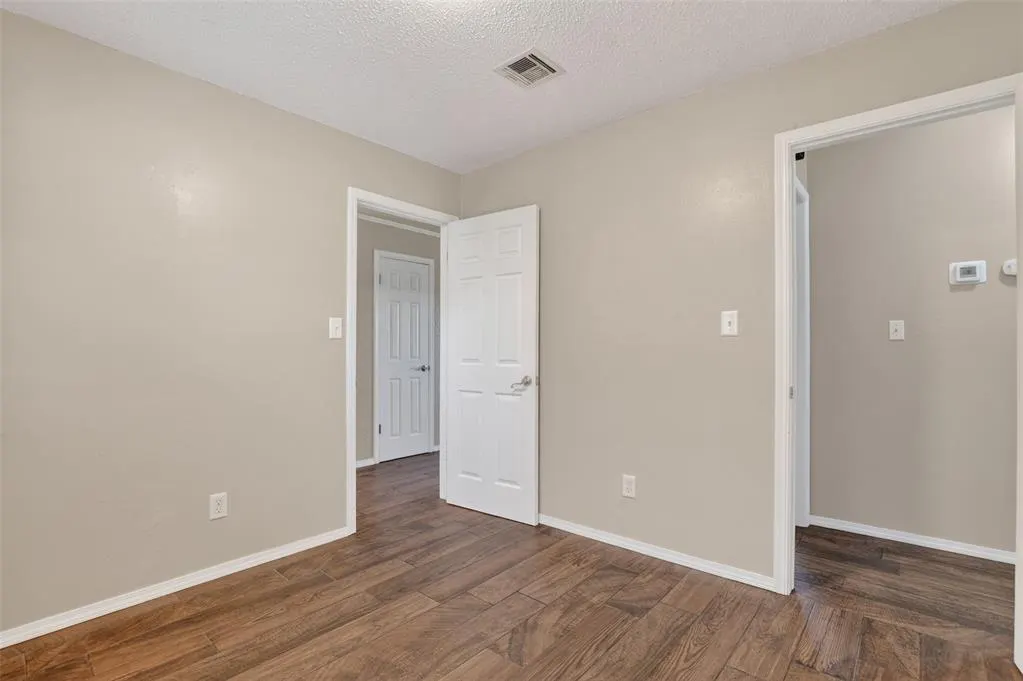Photo 31 — 128 SW 12th Street, Moore, OK 73160