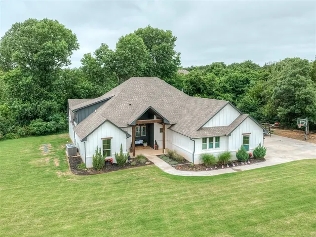 Photo 4 — 3925 Wyatt Ridge Court, Oklahoma City, OK 73150