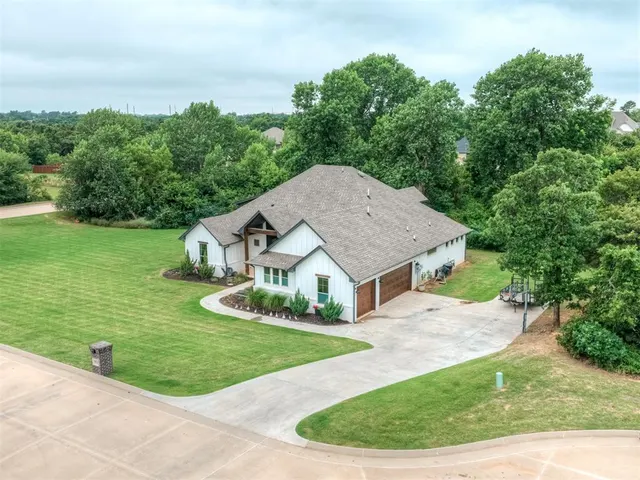 Photo 6 — 3925 Wyatt Ridge Court, Oklahoma City, OK 73150