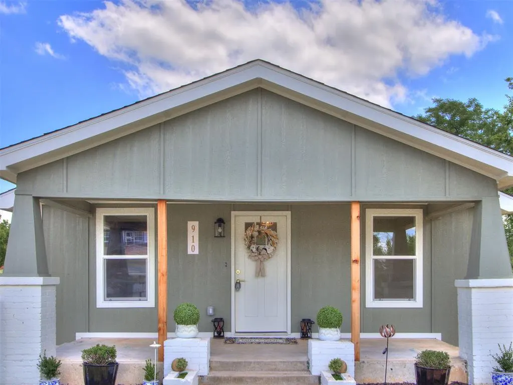 Photo 2 — 910 W Park Street, Tecumseh, OK 74873