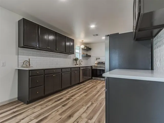 Photo 5 — 910 W Park Street, Tecumseh, OK 74873