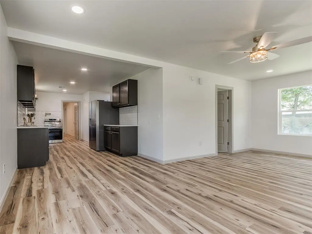 Photo 8 — 910 W Park Street, Tecumseh, OK 74873