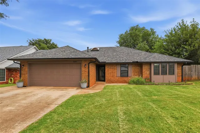 Photo 2 — 2201 Summer Way Lane, Edmond, OK 73013