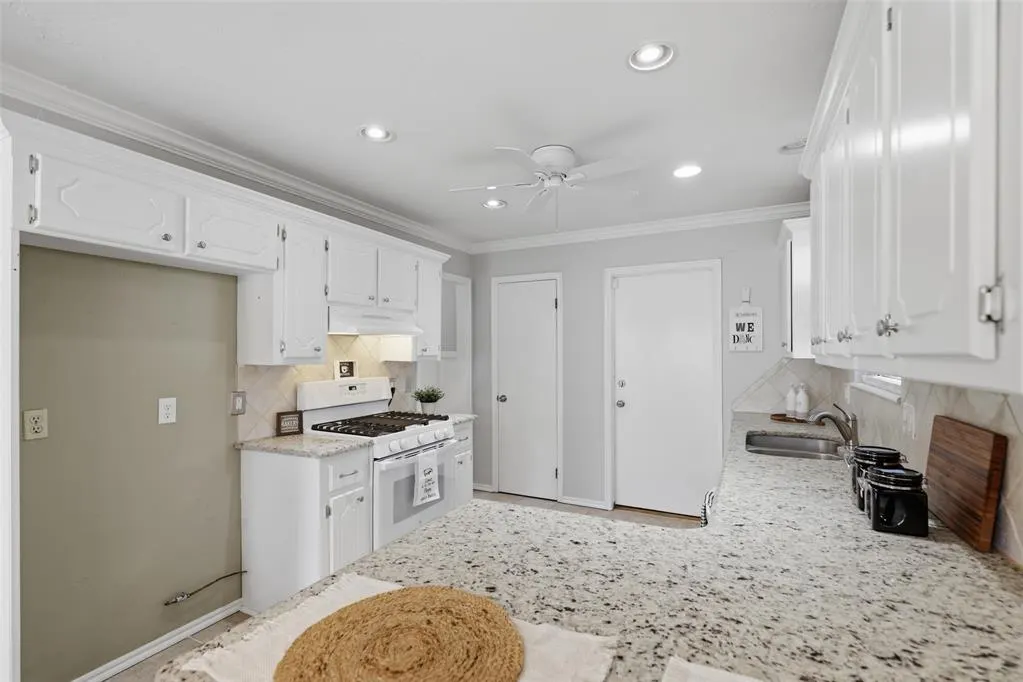 Photo 7 — 2201 Summer Way Lane, Edmond, OK 73013