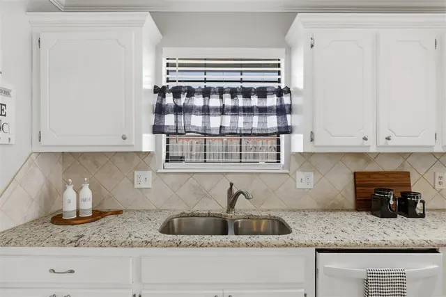 Photo 8 — 2201 Summer Way Lane, Edmond, OK 73013