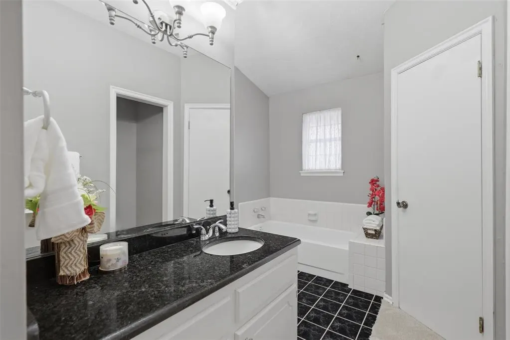 Photo 13 — 2201 Summer Way Lane, Edmond, OK 73013