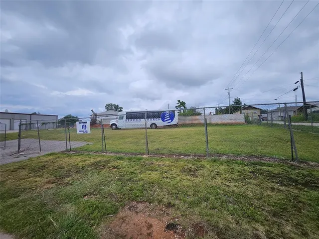 Photo 6 — 212 N Monroe Avenue, Blanchard, OK 73010