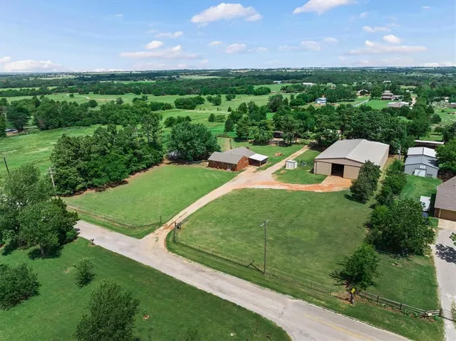 Front exterior — 9000 W Simpson Road, Edmond, OK 73025