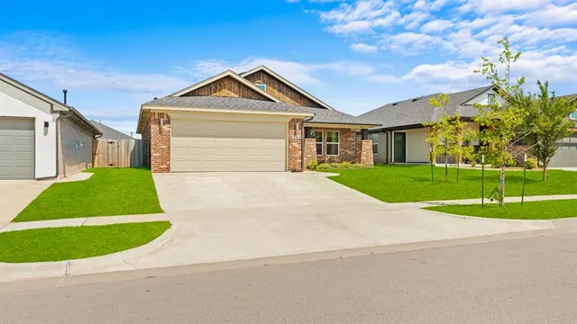 Photo 3 — 13416 Arrowhead Boulevard, Yukon, OK 73099