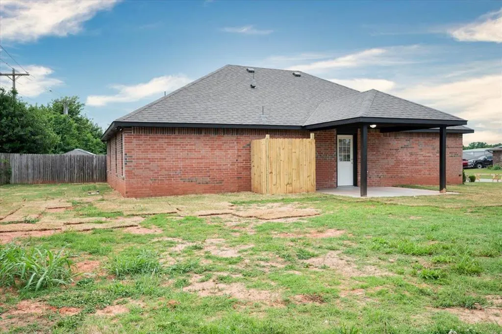 Photo 10 — 280 Windsor Way, Oklahoma City, OK 73110