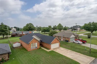 Sold home at 1323 E Oak Street