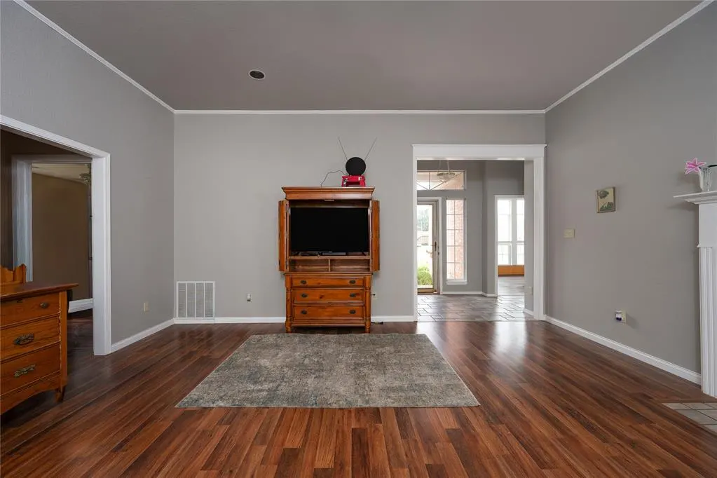 Photo 6 — 1323 E Oak Street, El Reno, OK 73036