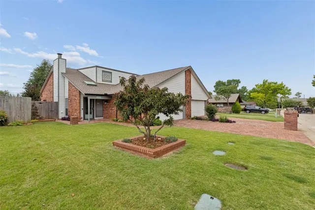 Photo 3 — 3224 Castlerock Road, Oklahoma City, OK 73120